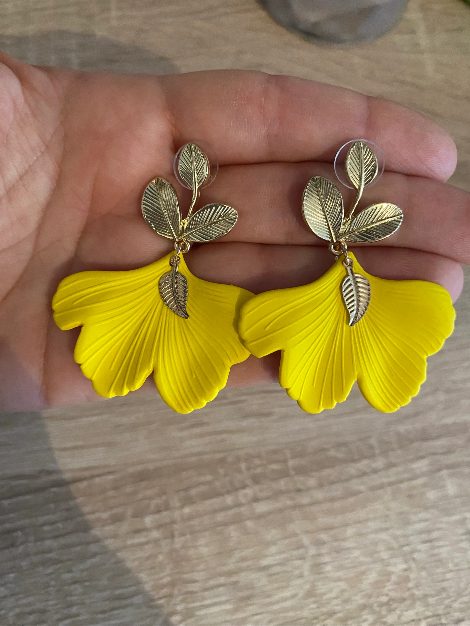 Brincos de folha de gingko amarela – photo 4